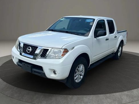 Used 2017 Nissan Frontier SV AWD/4WD image 3