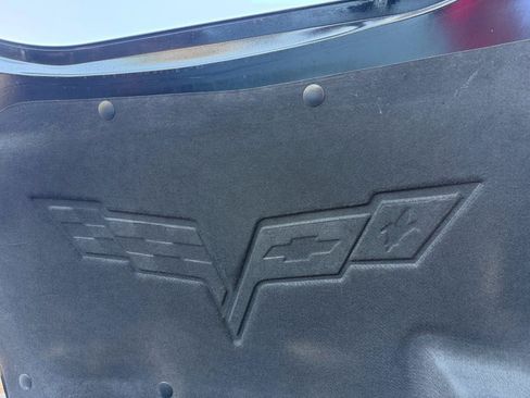 Used 2005 Chevrolet Corvette Convertible w/ Preferred Equipment Group RWD image 32