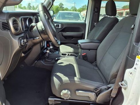 Used 2018 Jeep Wrangler Sport image 17