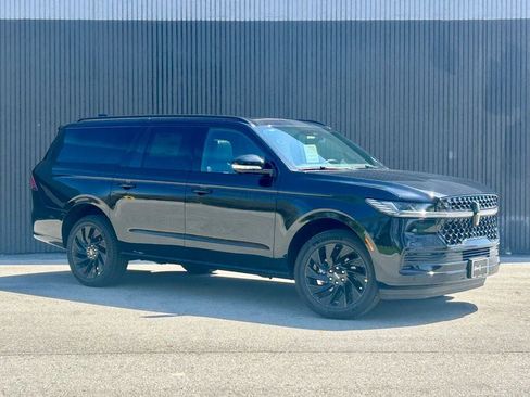 New 2026 Lincoln Navigator L Reserve AWD/4WD image 8