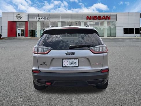 Used 2019 Jeep Cherokee Trailhawk w/ Cold Weather Group AWD/4WD image 6