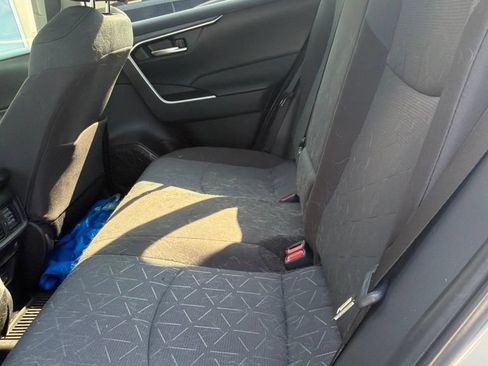 Used 2025 Toyota RAV4 XLE AWD/4WD image 4