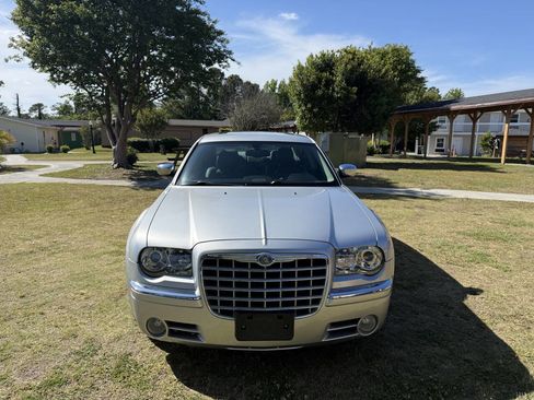 Used 2005 Chrysler 300 C RWD image 7