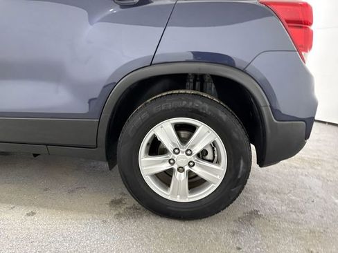 Used 2018 Chevrolet Trax LT w/ LT Convenience Package image 5