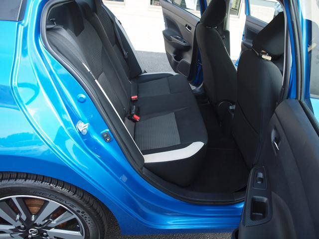 Used 2021 Nissan Versa SV FWD image 7