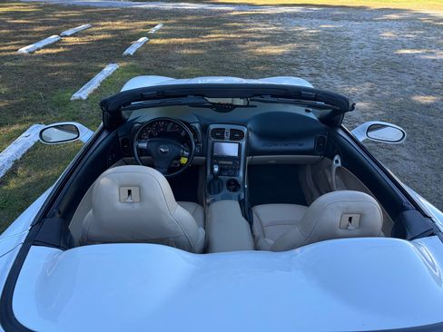 Used 2007 Chevrolet Corvette Convertible w/ Preferred Equipment Group image 21