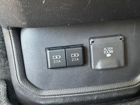Used 2021 Toyota Highlander Limited AWD/4WD image 24
