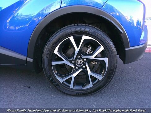 Used 2020 Toyota C-HR XLE image 46