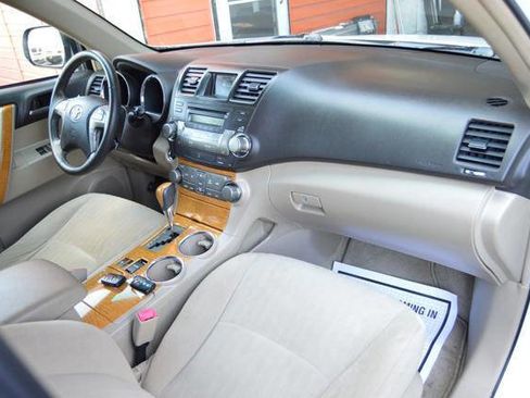 Used 2010 Toyota Highlander 4WD Hybrid image 17
