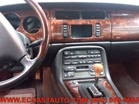 Used 2001 Jaguar XK8 Convertible image 11