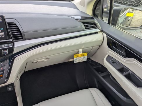New 2026 Honda Odyssey Touring image 21