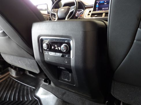 Used 2021 Chevrolet Suburban Premier AWD/4WD image 26