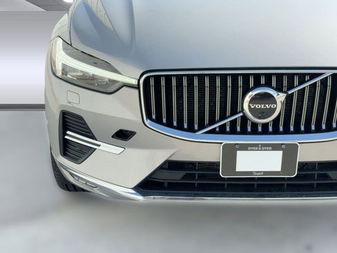 Certified 2023 Volvo XC60 B5 Plus w/ Climate Package image 28