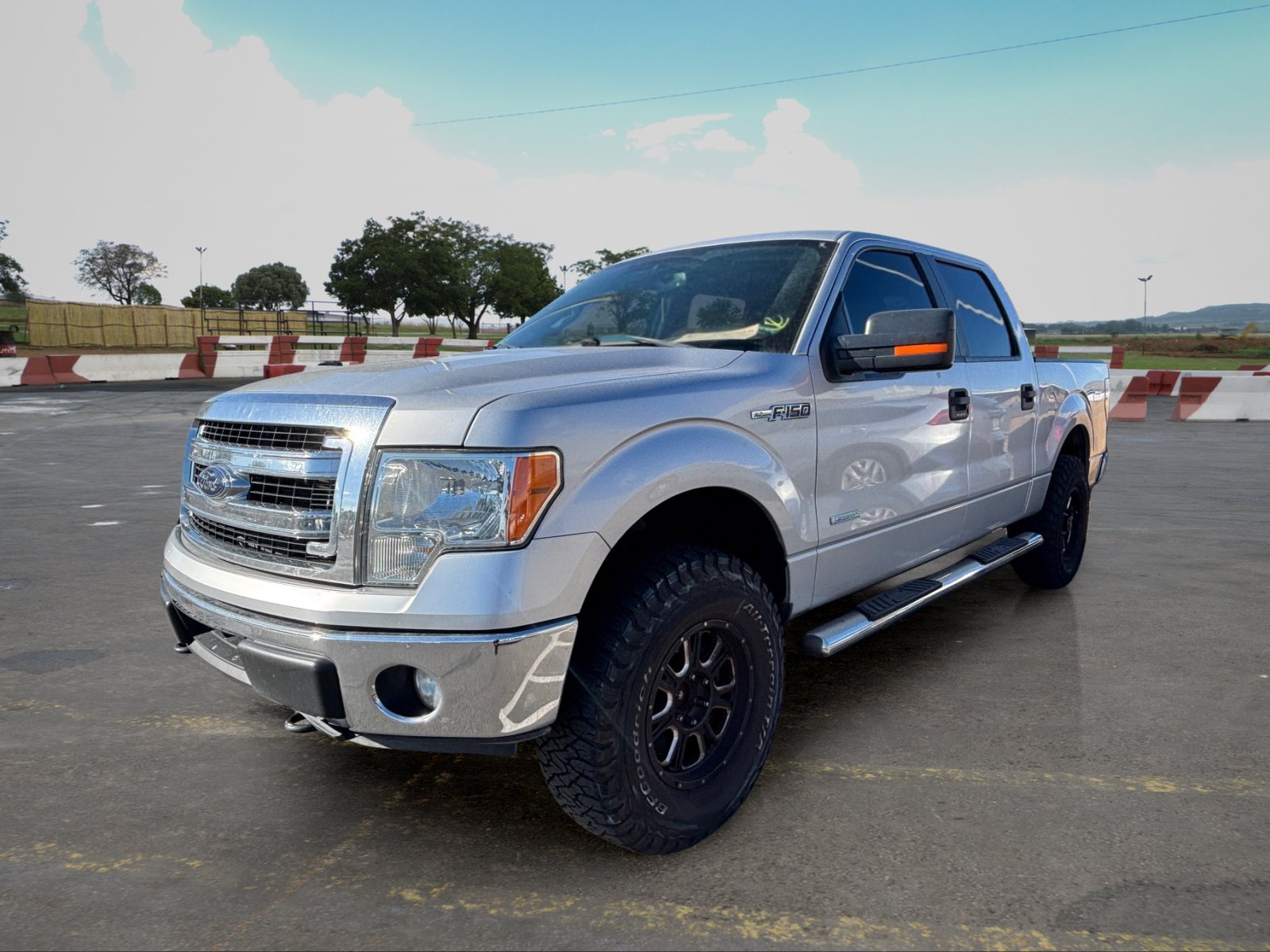 Used 2014 Ford F150 XLT w/ Equipment Group 301A Mid AWD/4WD image 5