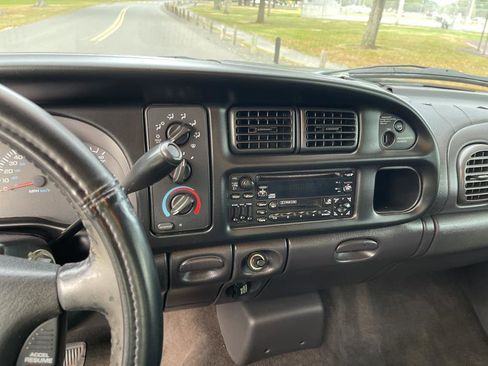 Used 2001 Dodge Ram 2500 Truck 2WD Quad Cab image 35