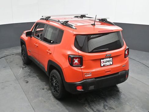 Used 2018 Jeep Renegade Latitude w/ Cold Weather Group image 44