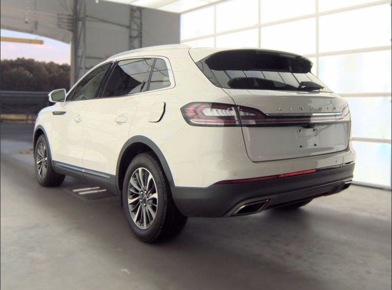 Used 2023 Lincoln Nautilus Reserve AWD/4WD image 4