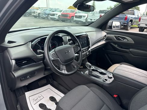 Certified 2023 Chevrolet Traverse LT FWD image 11