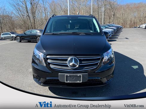 Used 2023 Mercedes-Benz Metris Passenger image 3