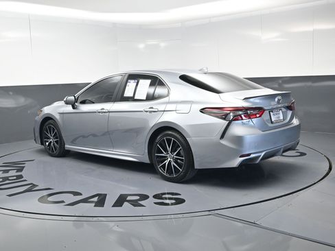 Used 2024 Toyota Camry SE image 7