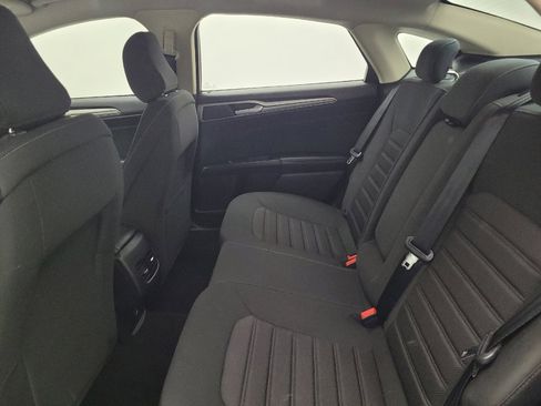 Used 2020 Ford Fusion SE FWD image 18