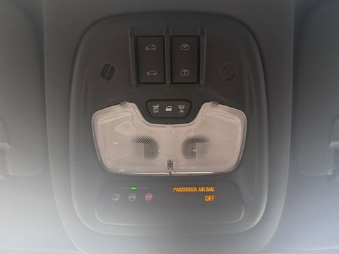 Used 2023 Chevrolet TrailBlazer RS w/ Sun and Liftgate Package image 38