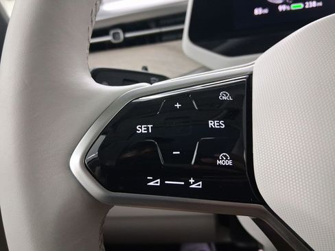 Used 2025 Volkswagen ID. Buzz 1st Edition image 14