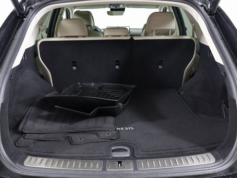 Used 2023 Genesis GV70 2.5T w/ Advanced Package image 15