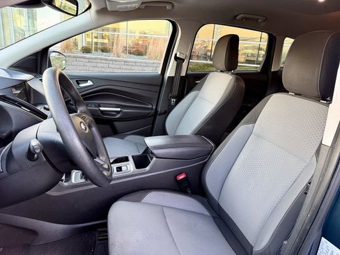 Used 2019 Ford Escape SE image 9