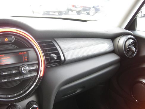 Used 2015 MINI Cooper 2-Door Hardtop image 18