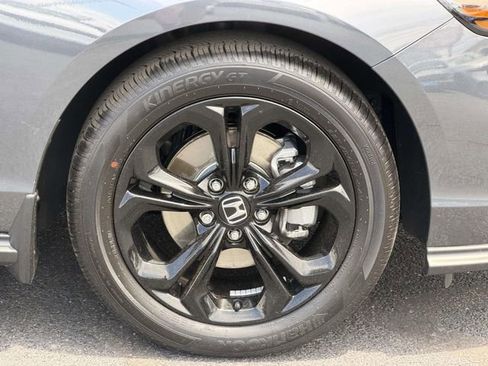 Certified 2025 Honda Accord SE image 5