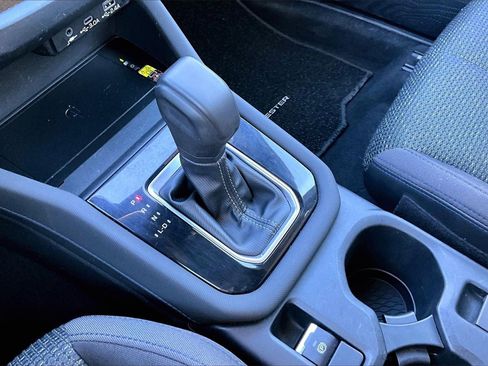 Used 2025 Subaru Forester Premium image 29