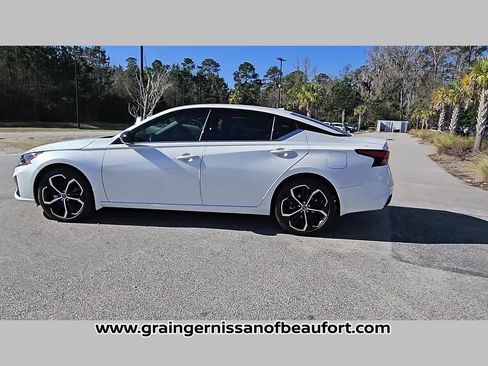 Used 2025 Nissan Altima 2.5 SR image 24