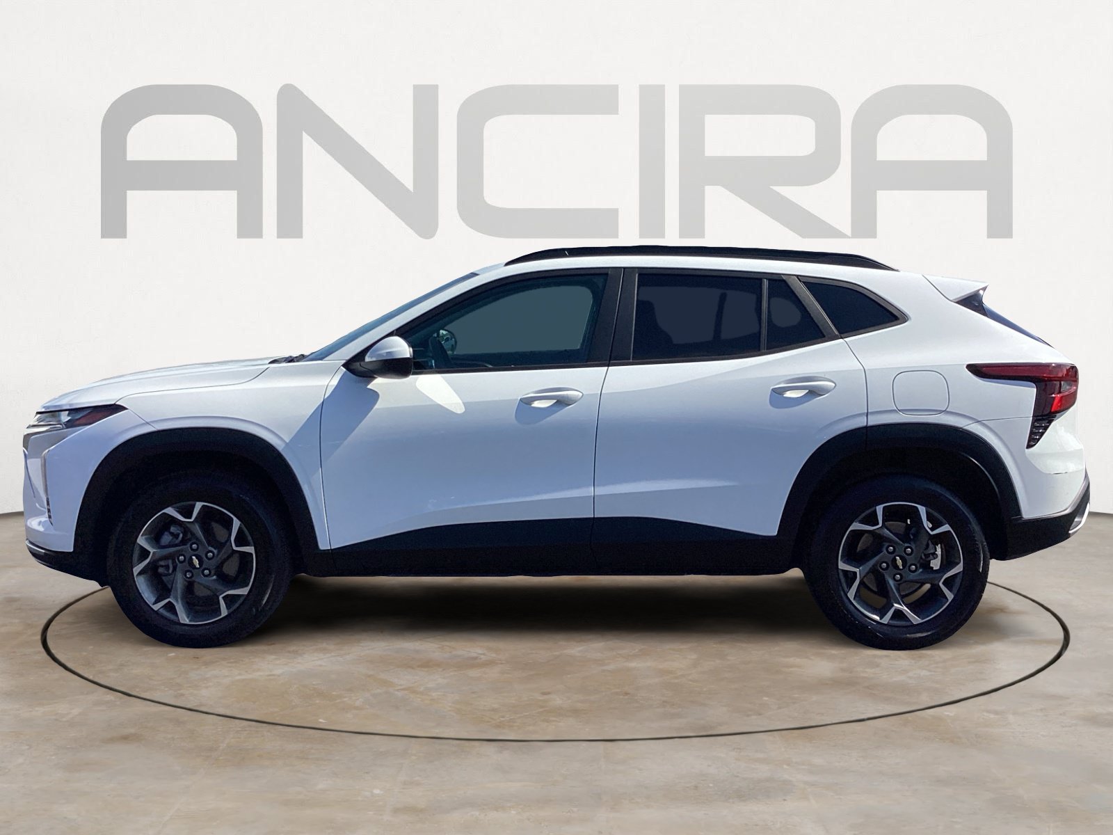 Used 2025 Chevrolet Trax LT FWD image 11