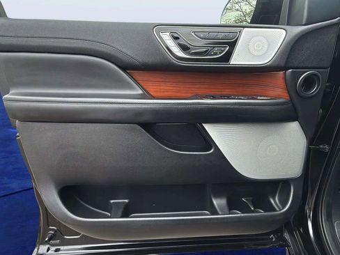 Used 2020 Lincoln Navigator Reserve AWD/4WD image 22