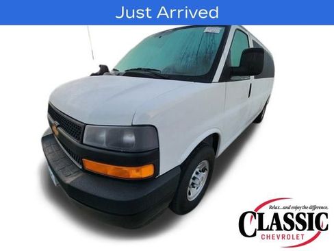 Used 2025 Chevrolet Express 3500 LS image 5