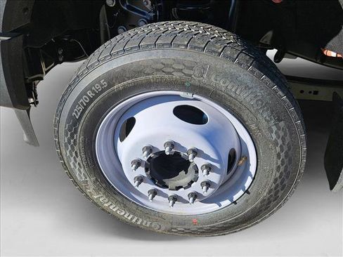 New 2025 Ford F450 XL w/ XL Chrome Package image 9