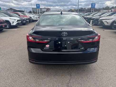 Used 2025 Toyota Camry LE w/ Convenience Package image 6
