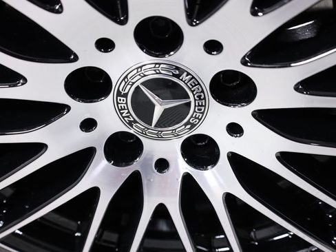 Used 2025 Mercedes-Benz C 300 4MATIC Sedan image 8