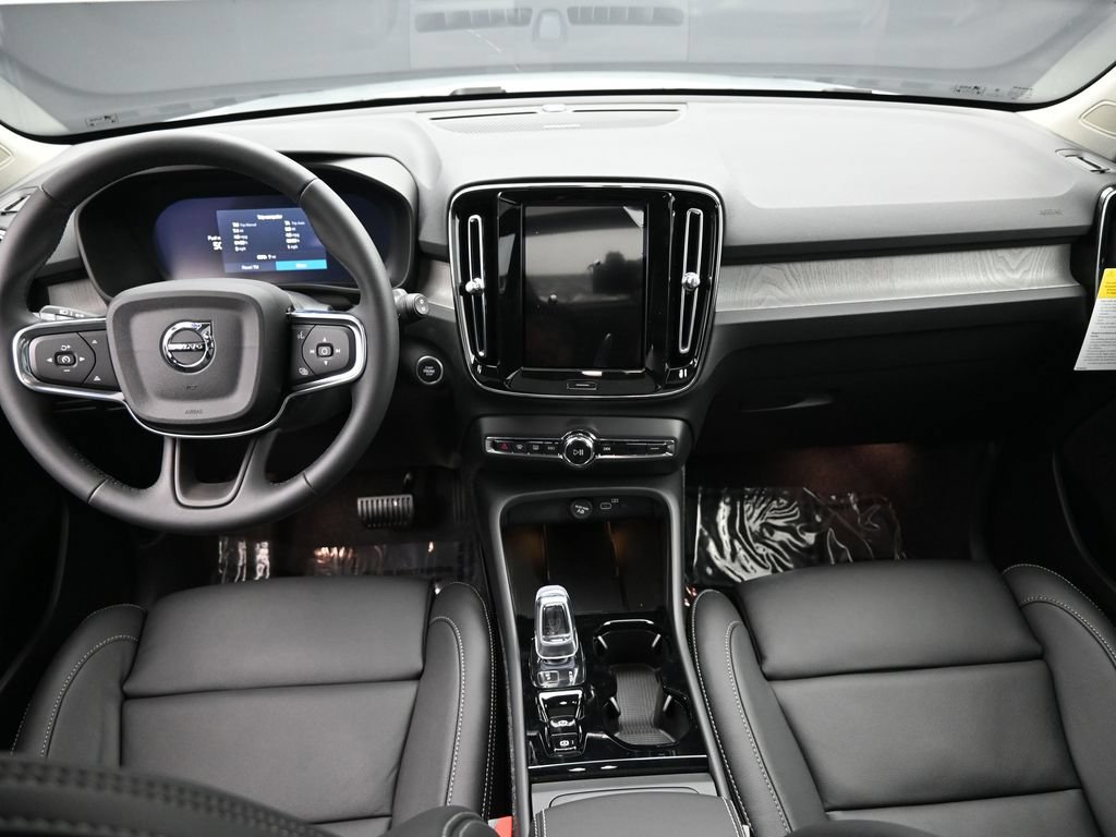 Used 2025 Volvo XC40 B5 Ultra w/ Climate Package AWD/4WD image 27