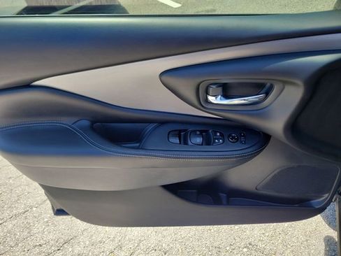 Used 2019 Nissan Murano SV AWD/4WD image 16