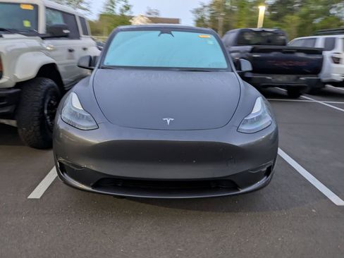 Used 2022 Tesla Model Y Long Range image 2