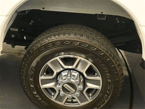 Certified 2025 Ford F350 Lariat image 9