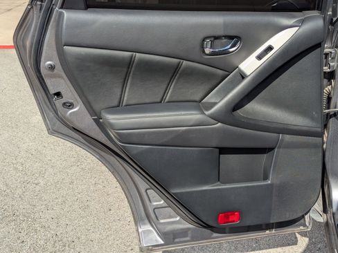 Used 2013 Nissan Murano SL w/ Navigation Pkg image 16