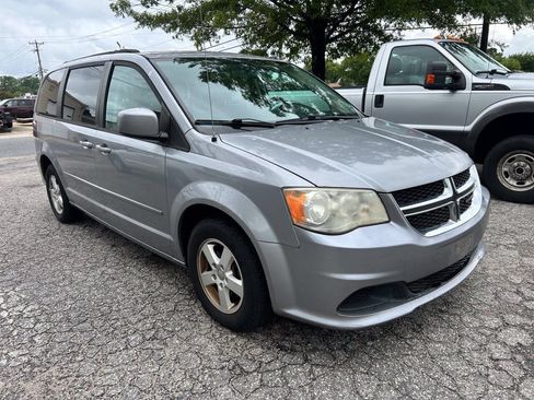 Used 2013 Dodge Grand Caravan SXT FWD image 1