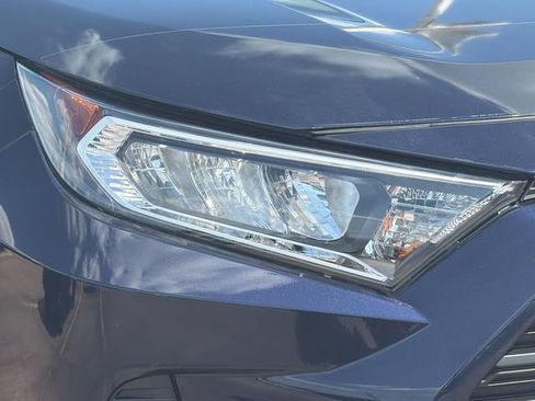 Used 2020 Toyota RAV4 XLE w/ Carpet Mat Package FWD image 29