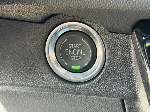 Used 2025 Chevrolet Traverse High Country image 38