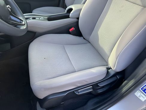 Used 2018 Honda HR-V EX image 11