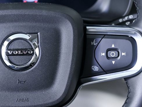 Certified 2025 Volvo XC40 B5 Plus image 13