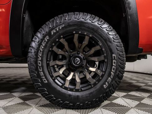 Used 2018 Chevrolet Silverado 1500 LT w/ All Star Edition AWD/4WD image 10
